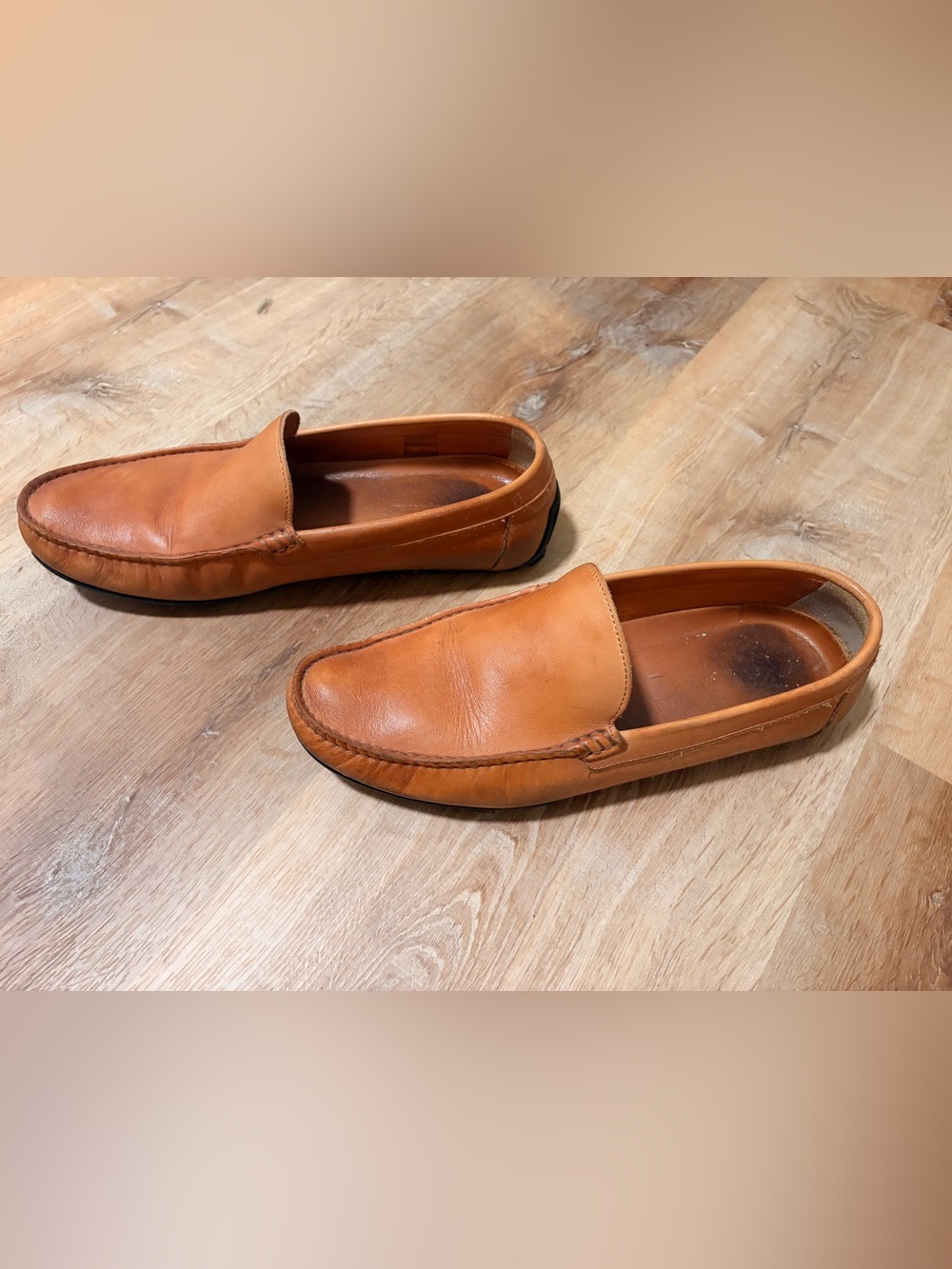 Wolf & Shepherd Men's Slip-On Leather Loafers in size 9.5